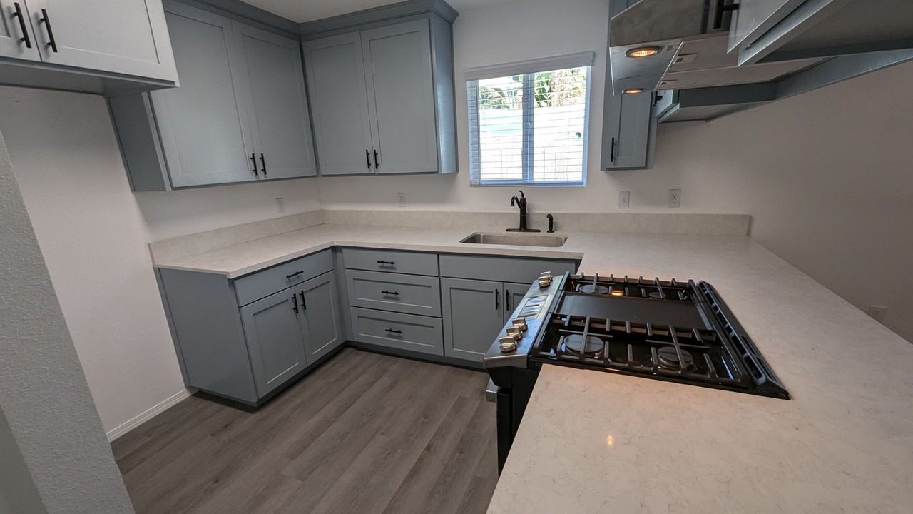 830 E Isham Ave - Photo 7 of 13