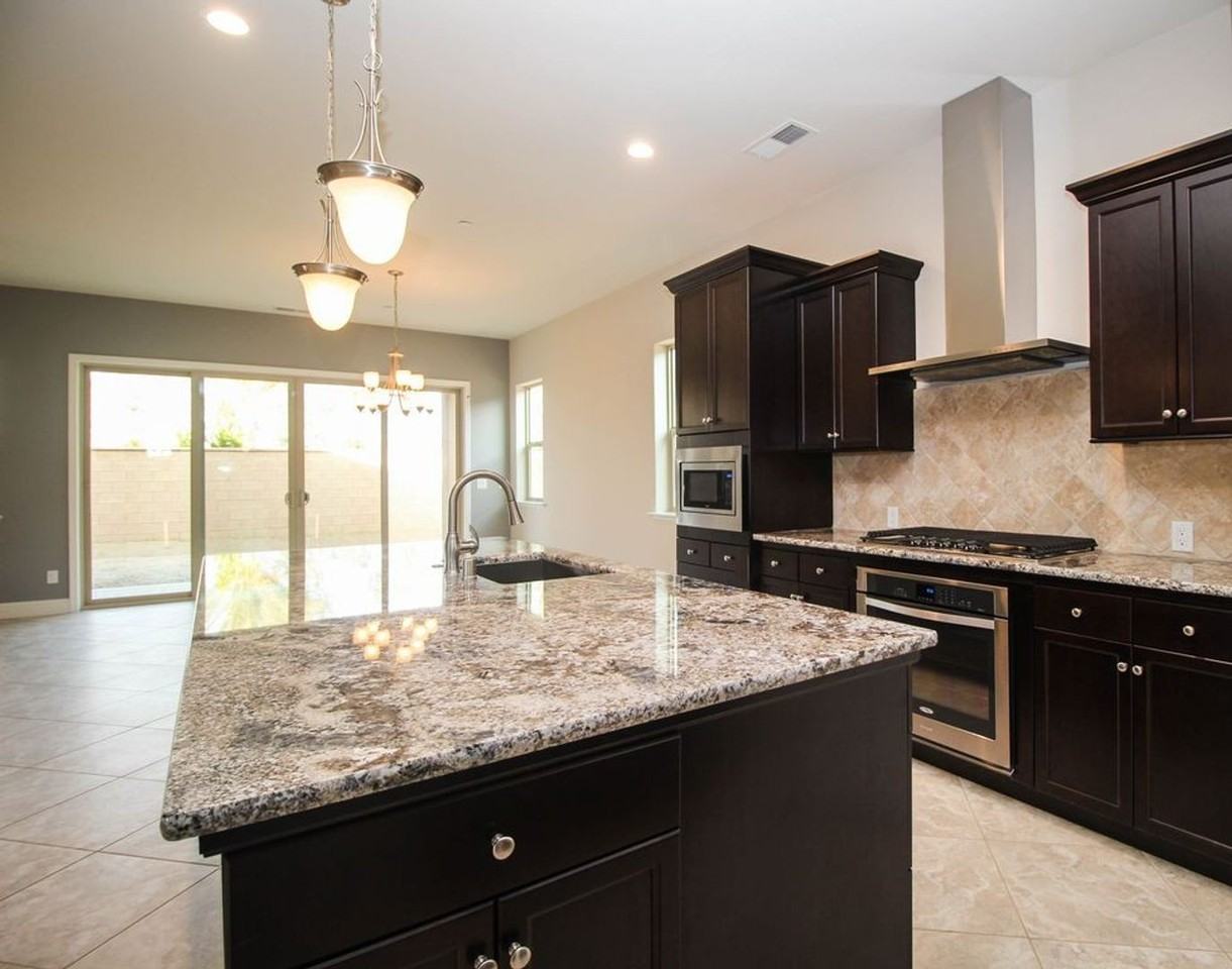 11837 N Bella Vita Ave - Photo 3 of 15