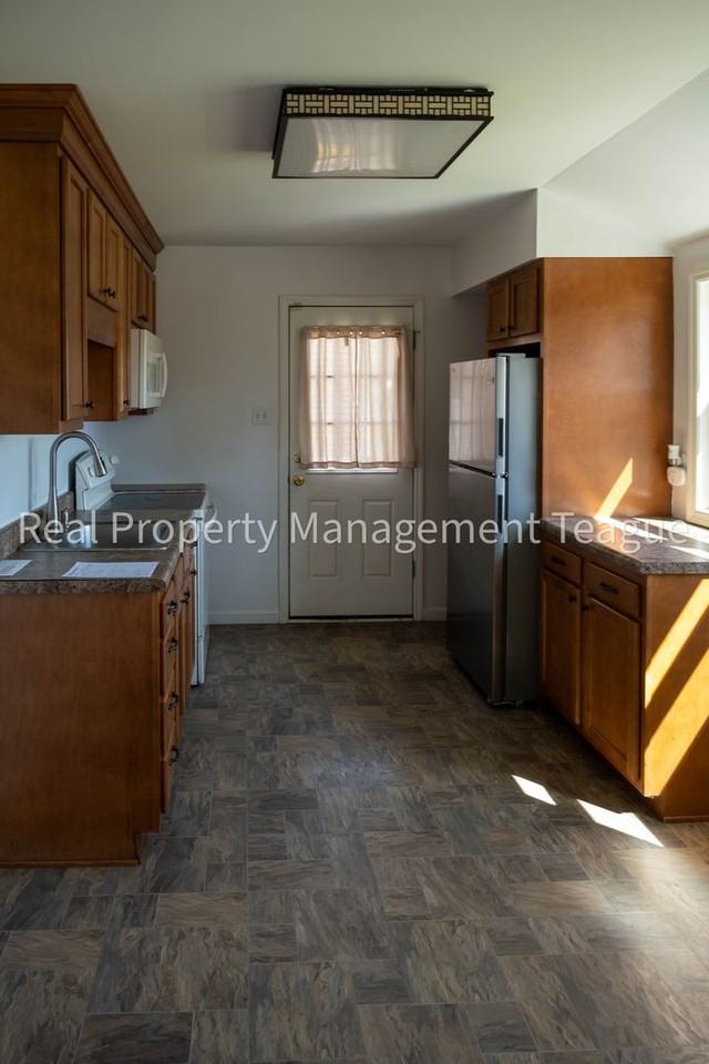29 Nelson Ave - Photo 3 of 20