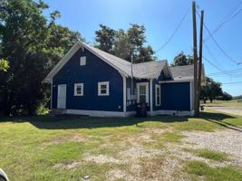 featured image of 1323 Clay Ave