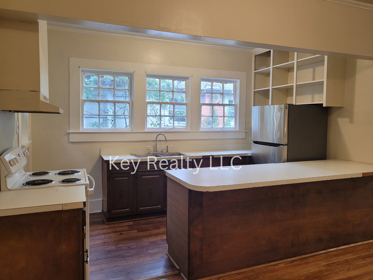 2315 Elliott St - Photo 4 of 8
