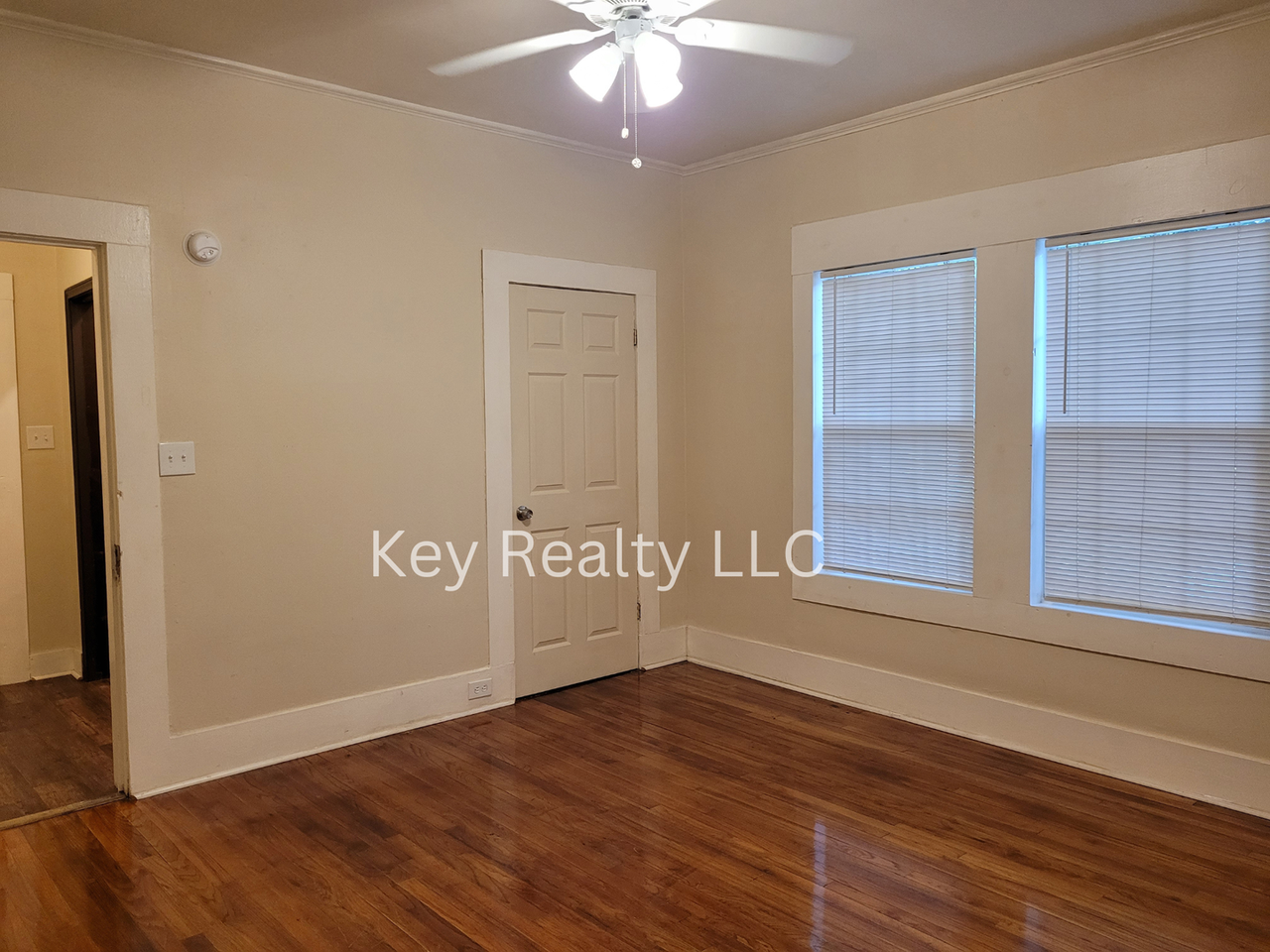 2315 Elliott St - Photo 6 of 8