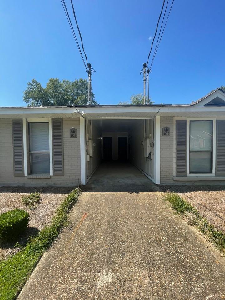 103 Cedar Ct - Photo 2 of 12