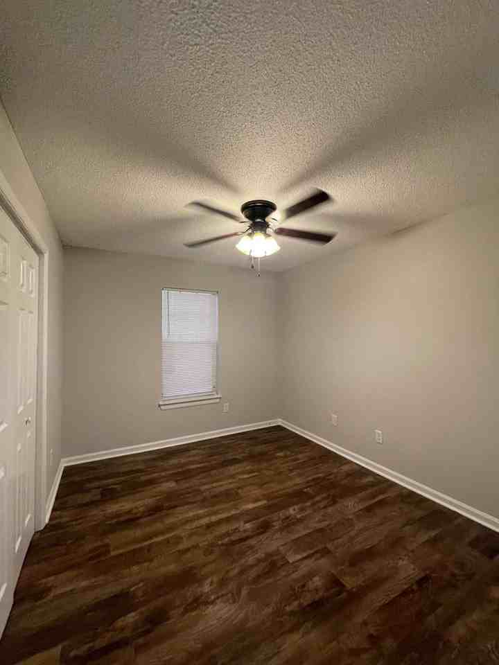 103 Cedar Ct - Photo 5 of 12