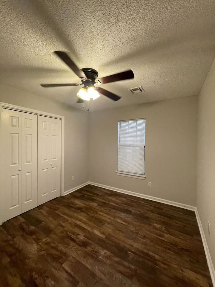 103 Cedar Ct - Photo 6 of 12