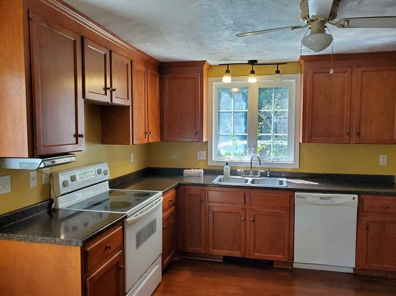 150 Main St - Photo 3 of 13