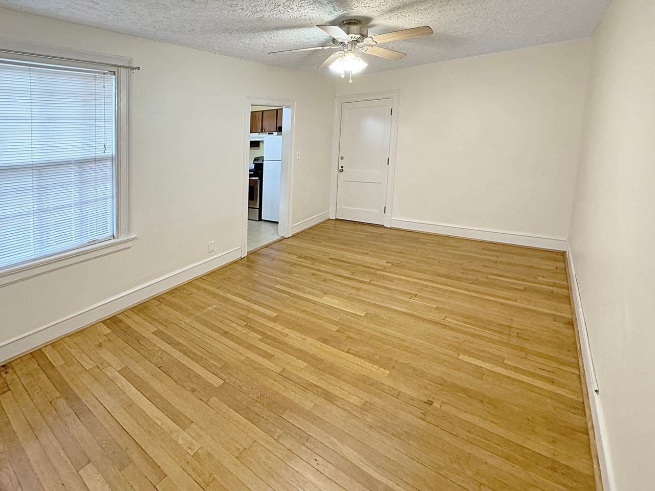 210 N Stafford Ave #27 - Photo 2 of 8