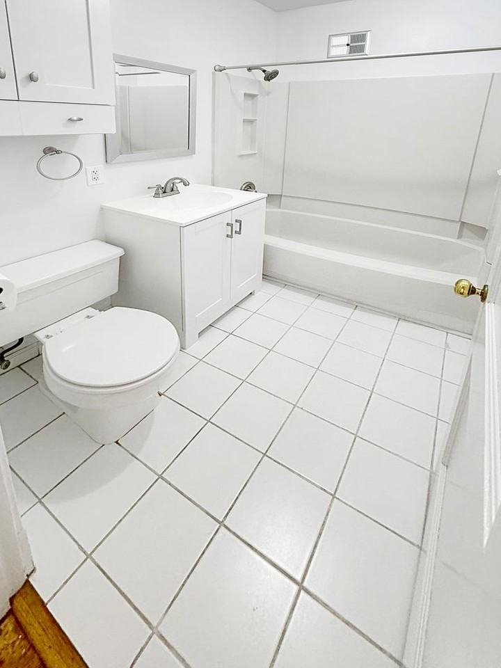 210 N Stafford Ave #27 - Photo 3 of 8