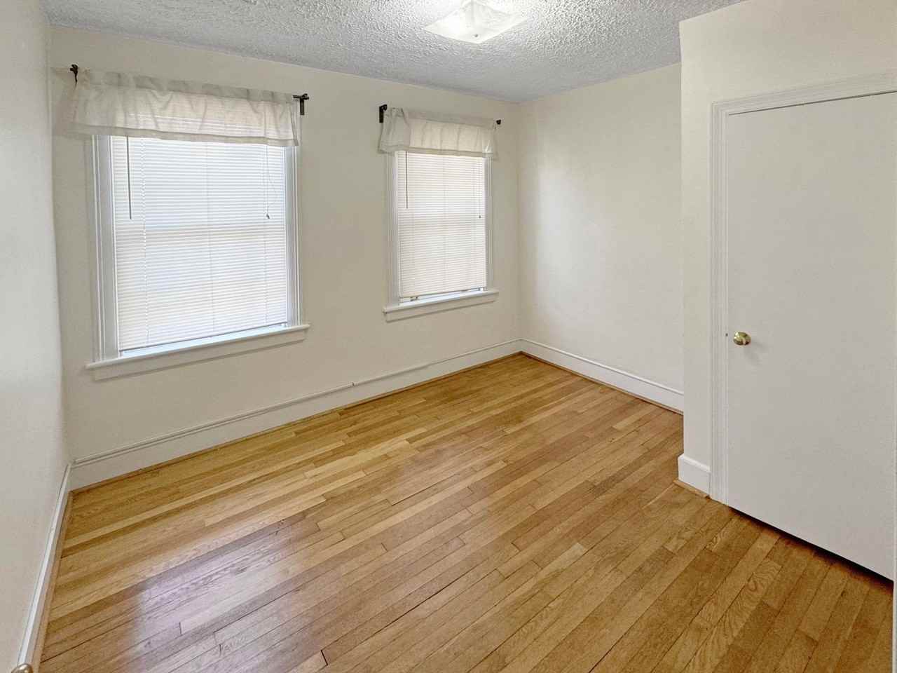 210 N Stafford Ave #27 - Photo 4 of 8