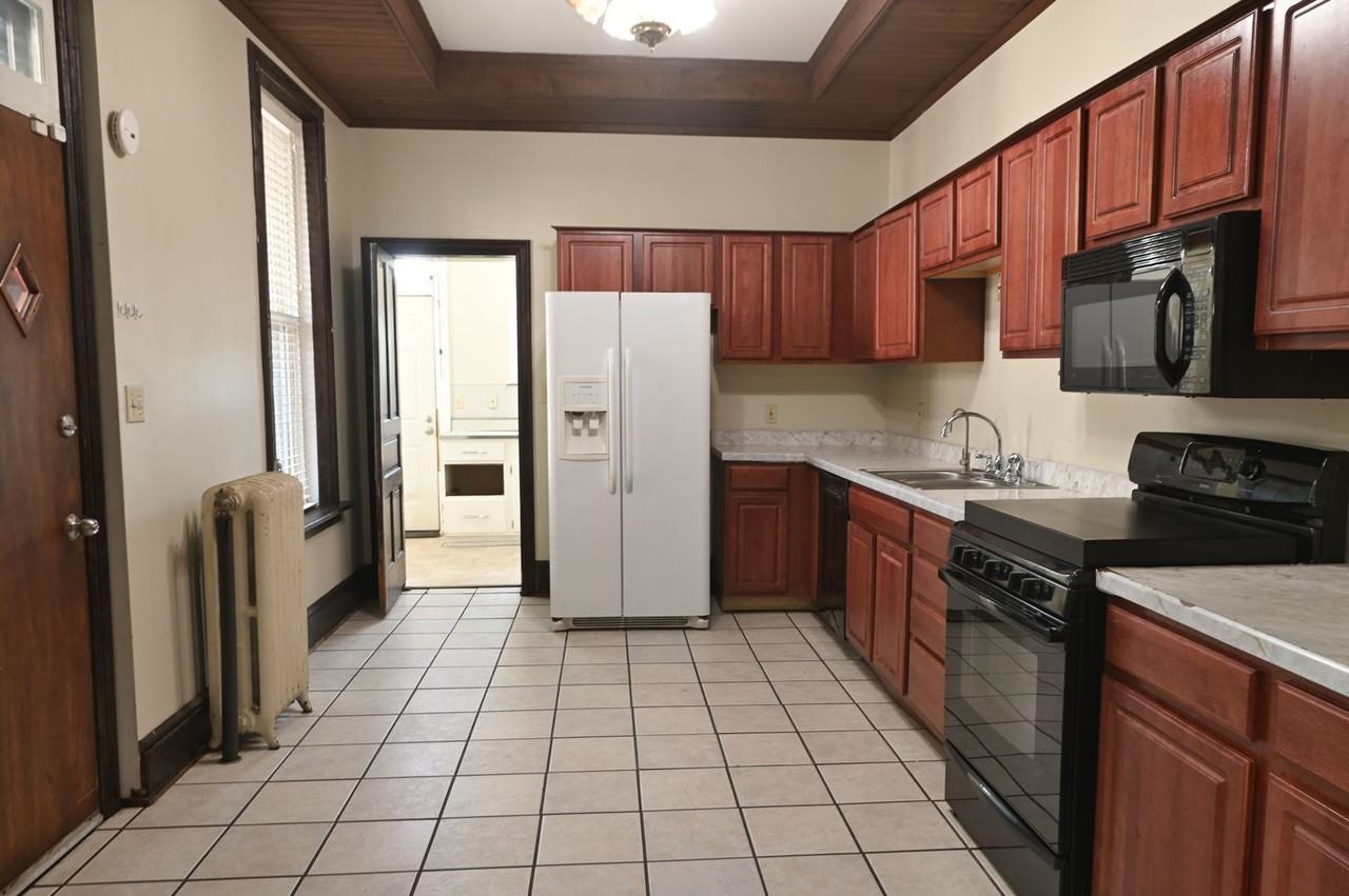 1619 N 3rd St - Photo 3 of 33