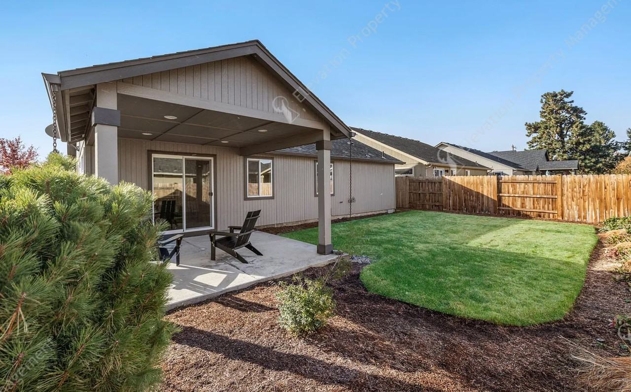 21120 Darnel Ave - Photo 2 of 19