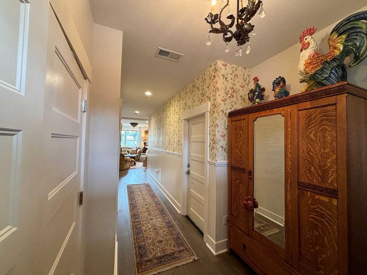 450 Granite Way - Photo 2 of 37