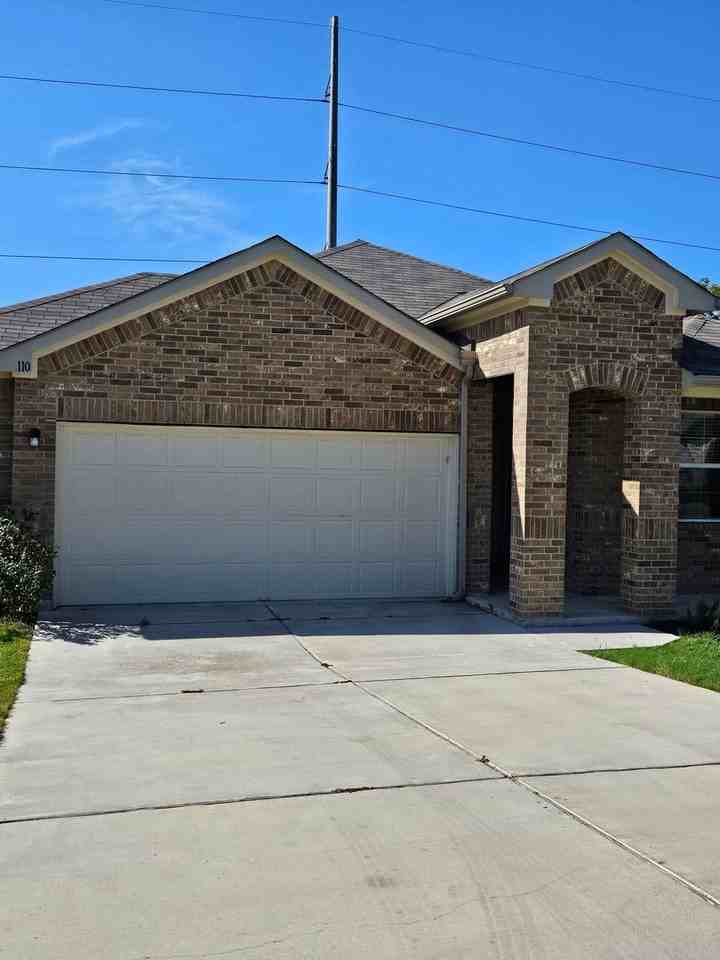 110 Marimoor Dr - Photo 3 of 38