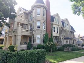 2103 E Kenwood Blvd - Photo 1 of 1