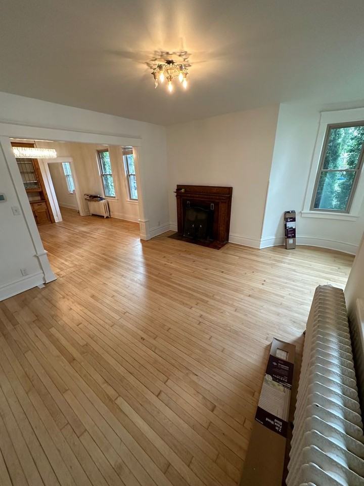 2103 E Kenwood Blvd - Photo 3 of 25