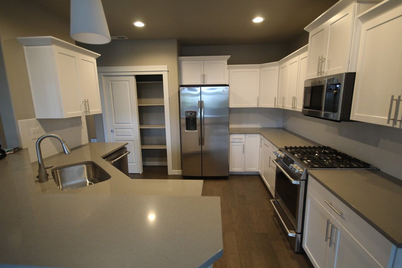 1758 Ne Janice Way - Photo 4 of 15