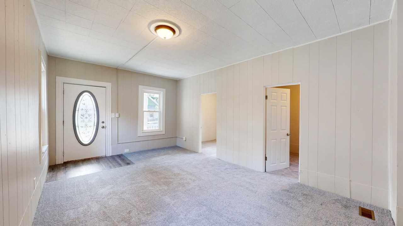 7804 Elton Avenue - Photo 5 of 47