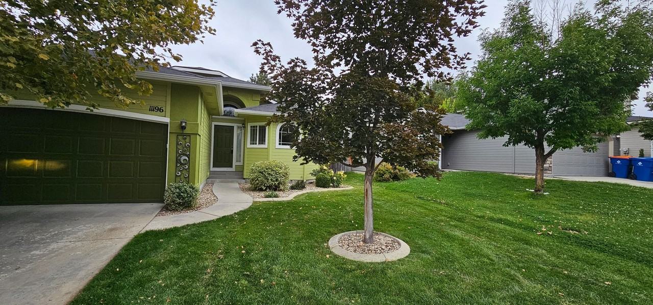 11196 W Spring River Dr - Photo 2 of 35