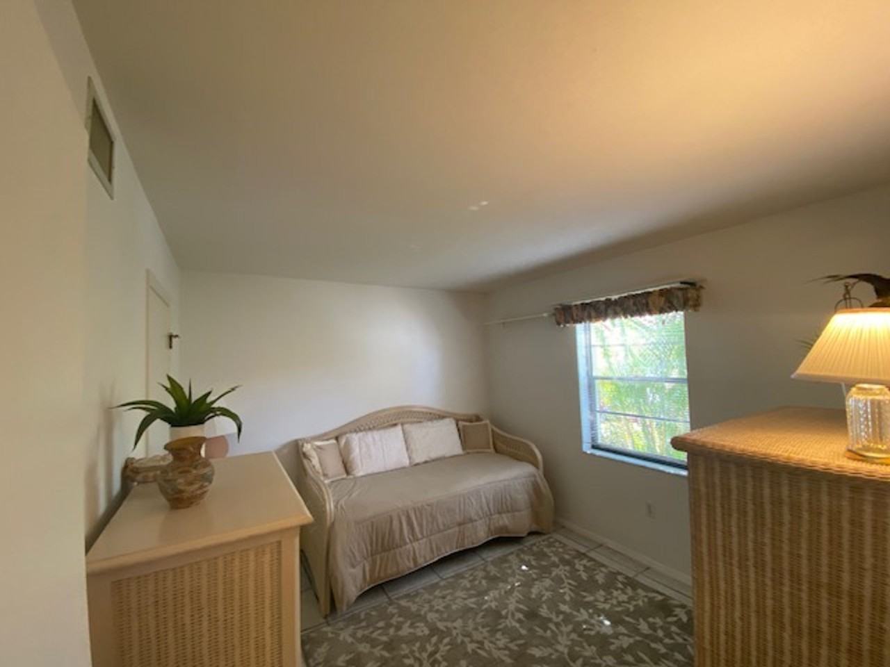 **Charming Ground Floor Condo in Oakwood Subdivision, Englewood, FL!** - Photo 3 of 29