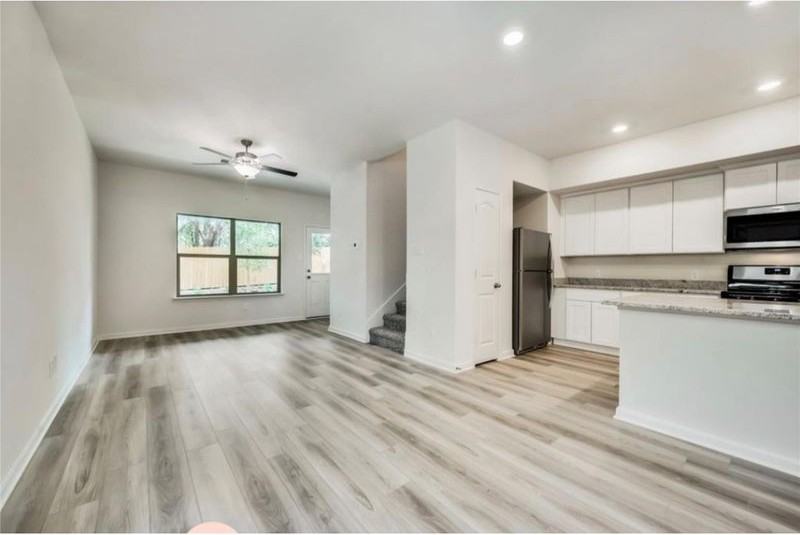 318 Marsh Ln - Photo 2 of 9