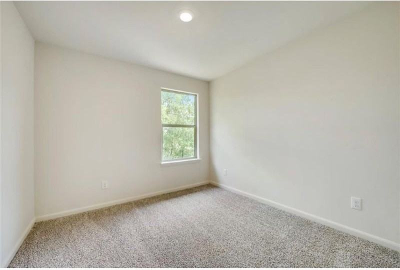 318 Marsh Ln - Photo 3 of 9