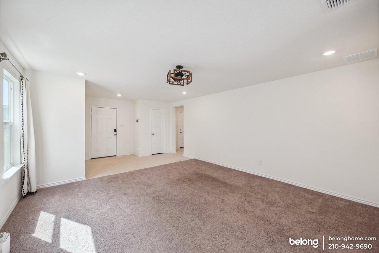 4806 Ocean Wave - Photo 7 of 26
