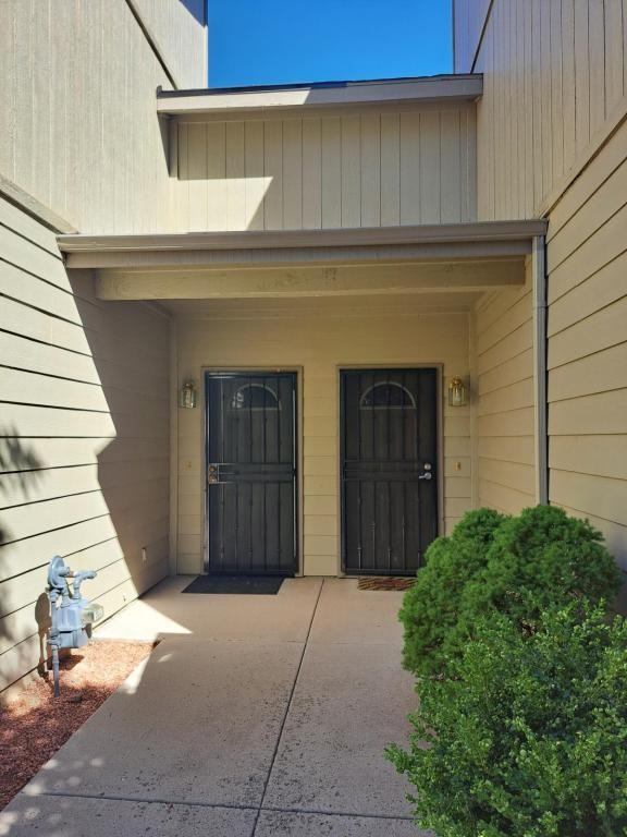 3100 N Joy Ln - Photo 2 of 18