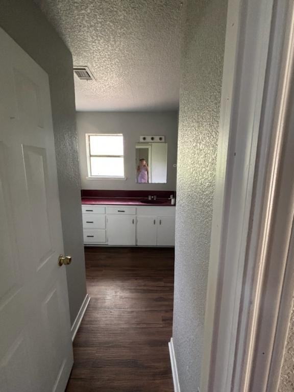 213 N Lutterloh Ave - Photo 2 of 5