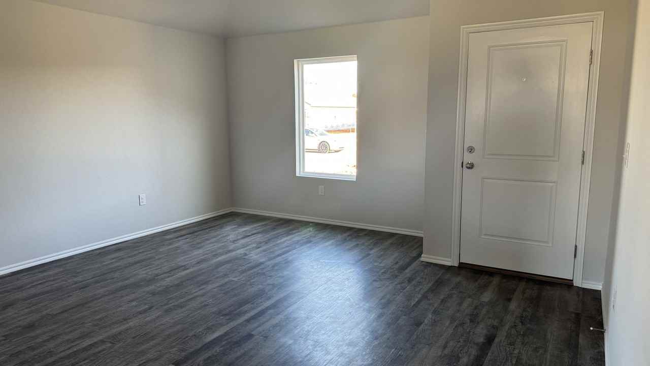 10036 Sw 41st St - Photo 3 of 13