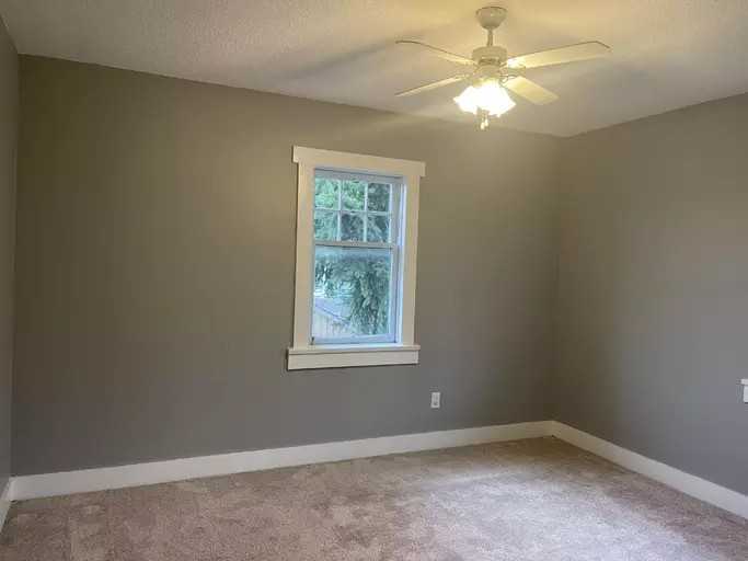 121 Columbia St E - Photo 3 of 16