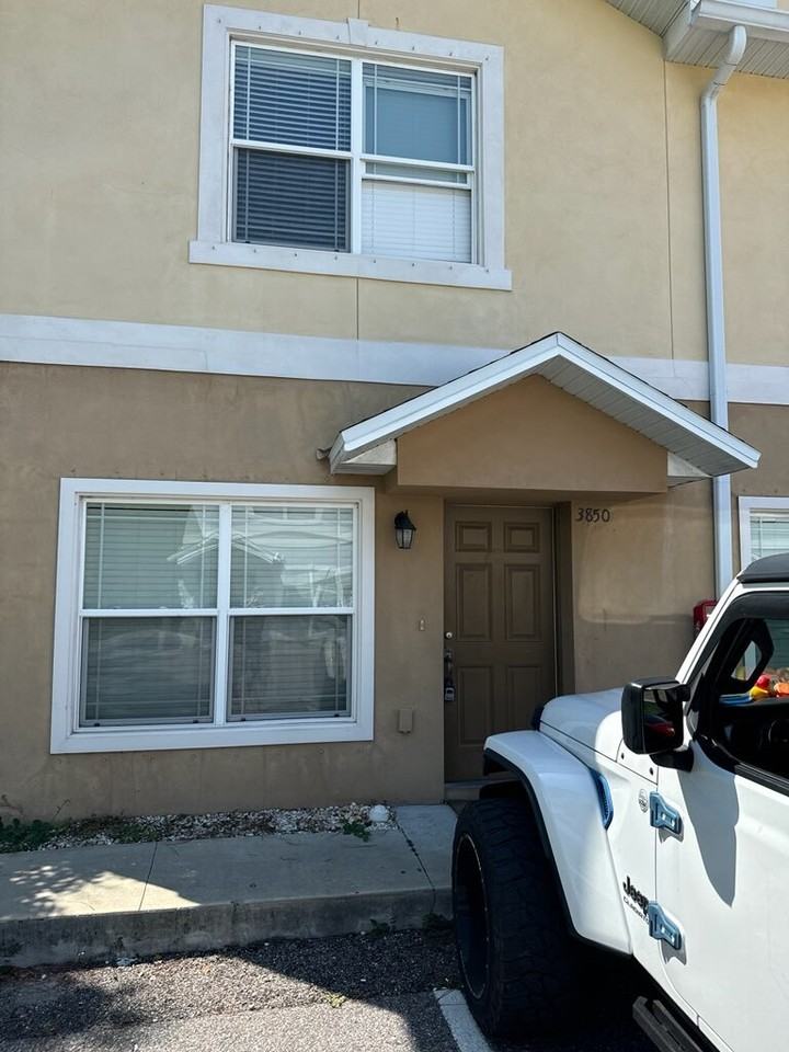 3850 74th Way N #3850 - Photo 3 of 8