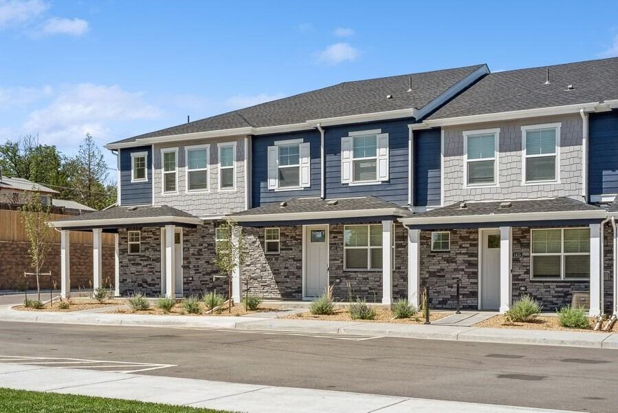 1426 Altura Blvd #0103 - Photo 2 of 33