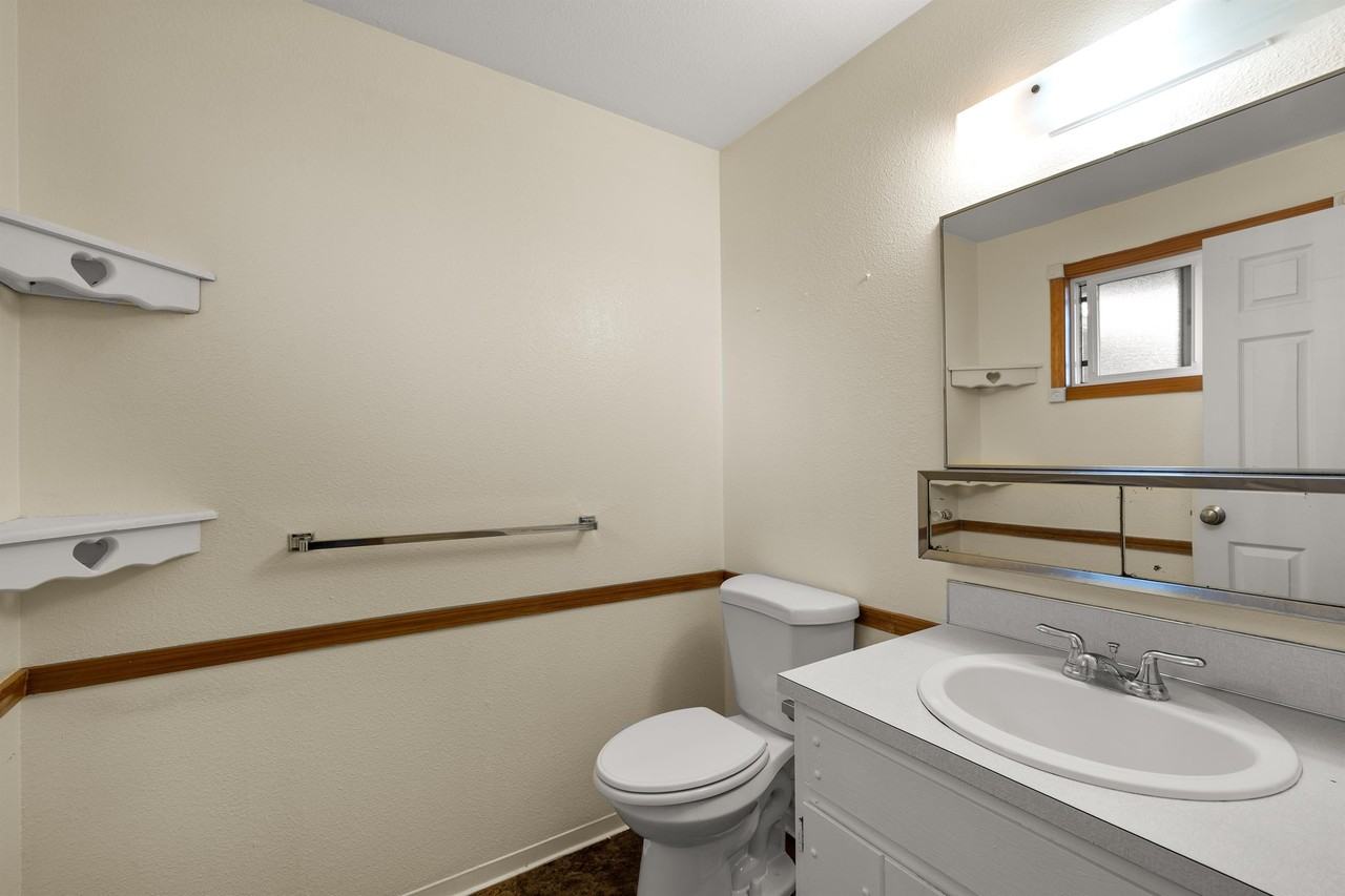 641 Bender Ln - Photo 3 of 20