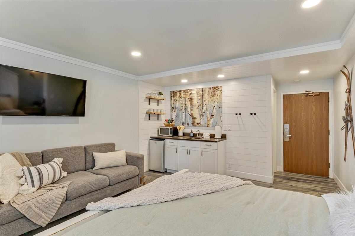 2105 Prospector Ave #208 - Photo 7 of 50