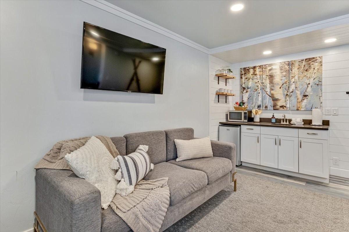 2105 Prospector Ave #208 - Photo 4 of 50