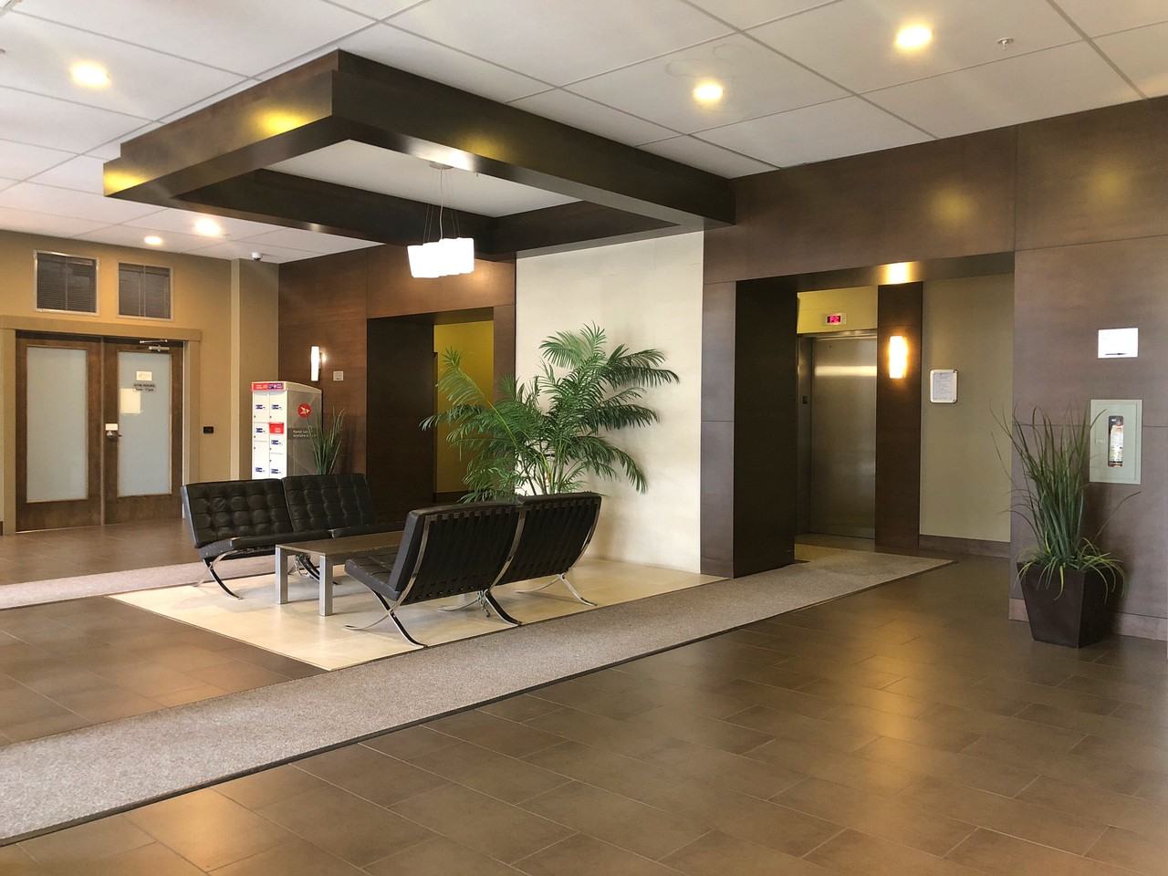 10455 University Dr - Photo 2 of 10