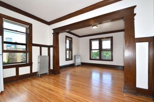 featured image of 128 E 18th St