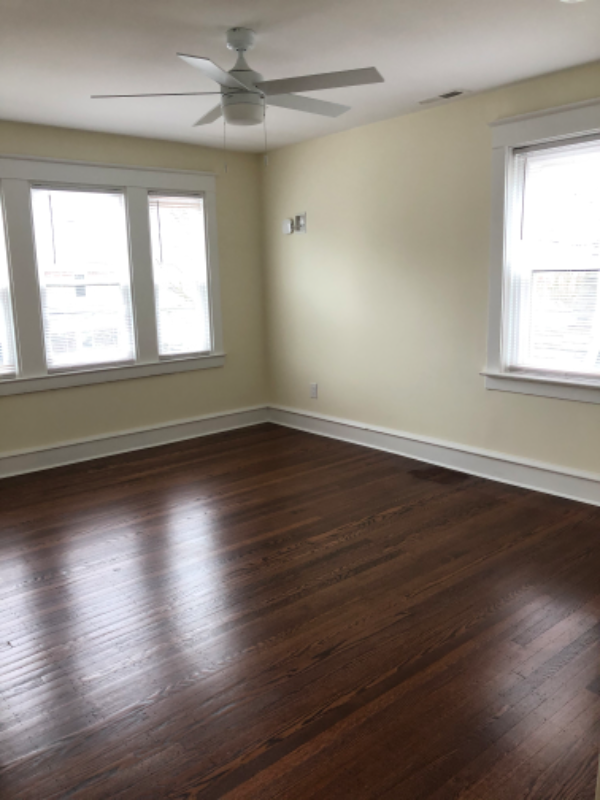 137 Hastings Ave - Photo 3 of 8