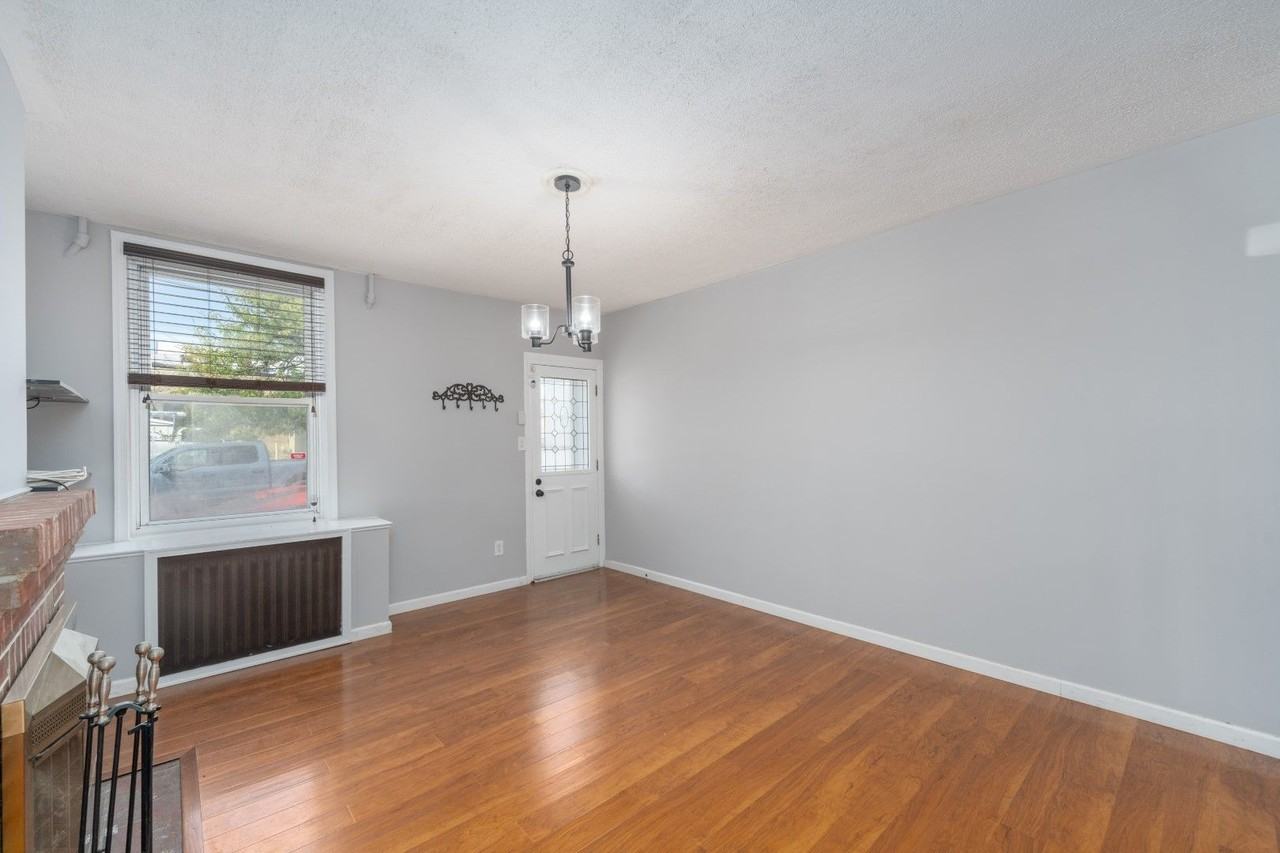 505 Grundy St - Photo 2 of 23