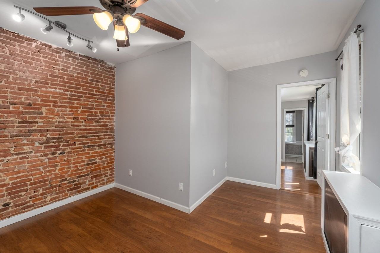 505 Grundy St - Photo 6 of 23