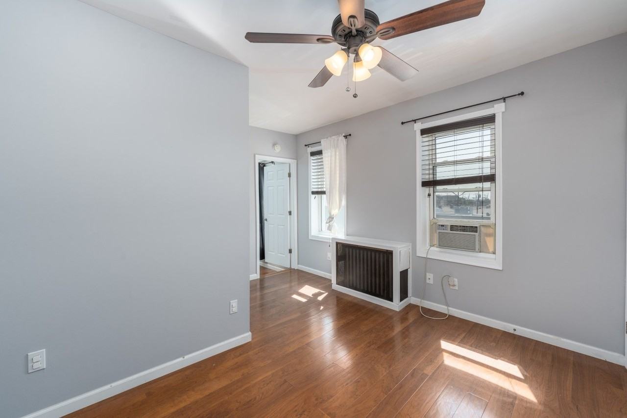 505 Grundy St - Photo 7 of 23