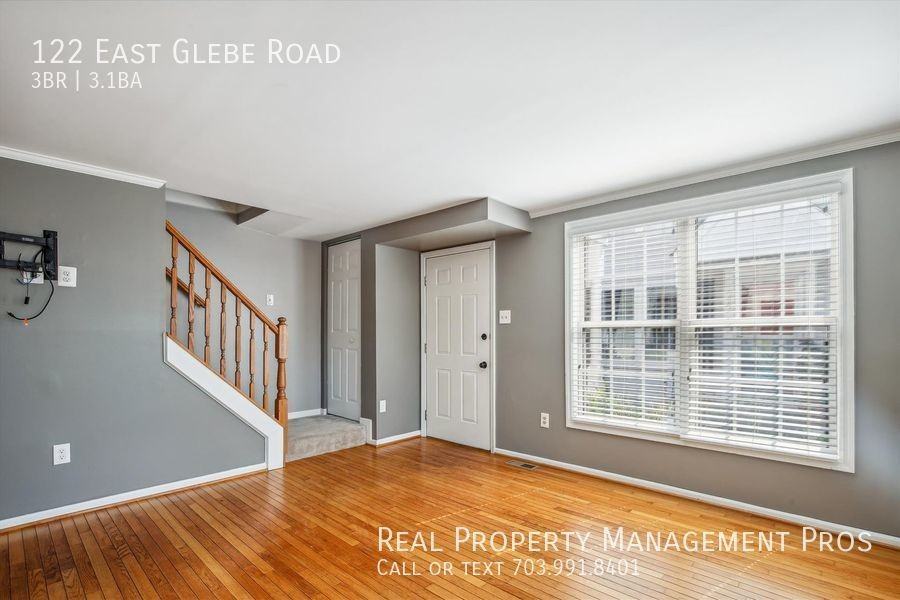 122 E Glebe Rd - Photo 3 of 24