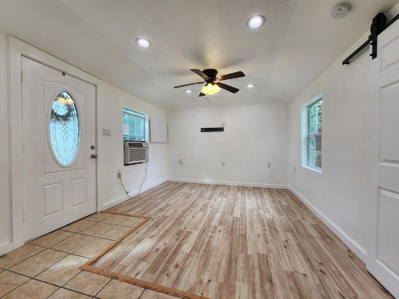 705 S 20th St - Photo 4 of 26