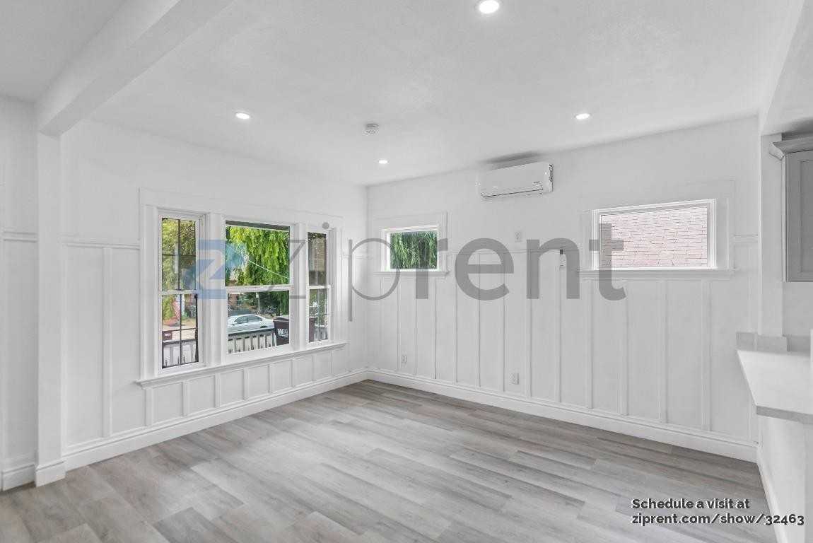 2215 92nd Ave - Photo 6 of 23