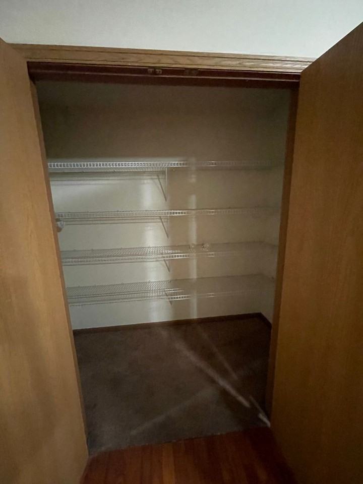 (26) 1892 Indianola - Photo 6 of 48