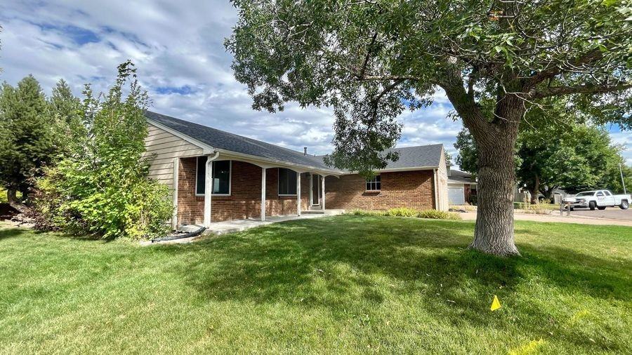 6228 S Lee St - Photo 2 of 25