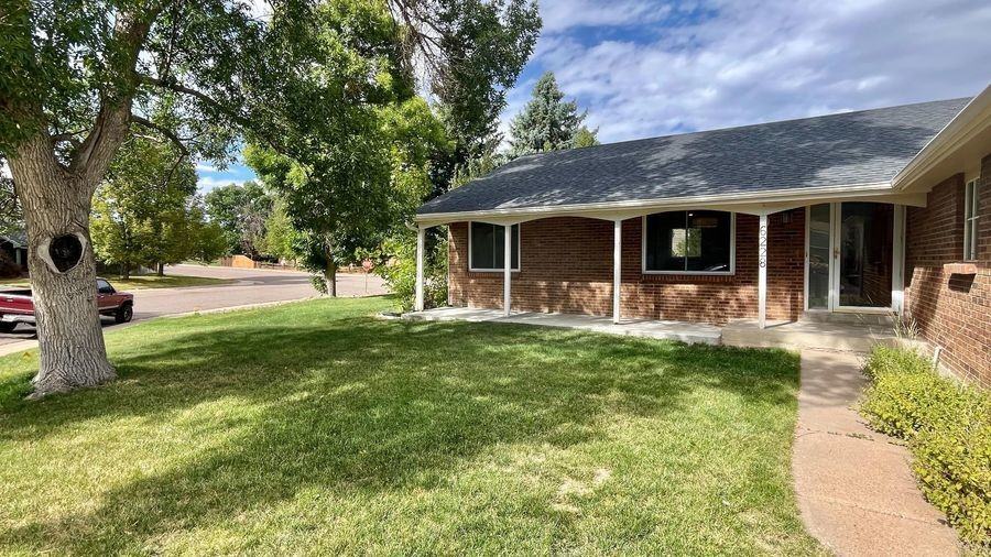 6228 S Lee St - Photo 3 of 25