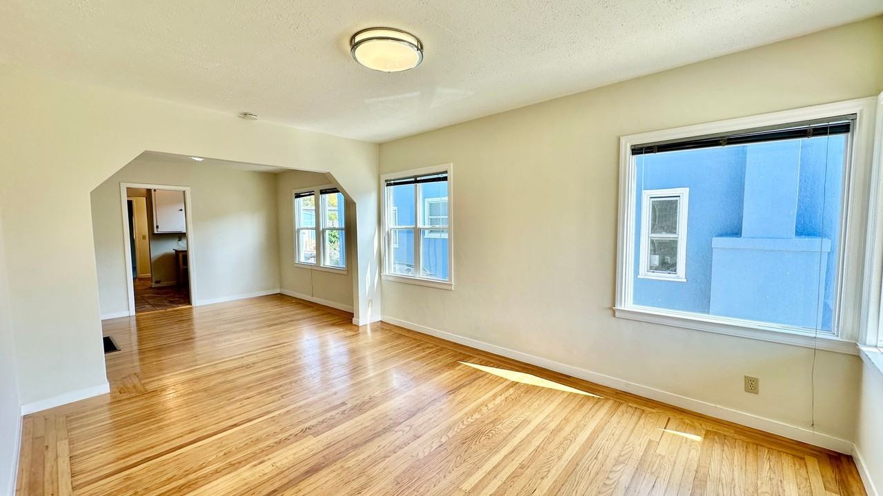 1426 Liberty St - Photo 4 of 24