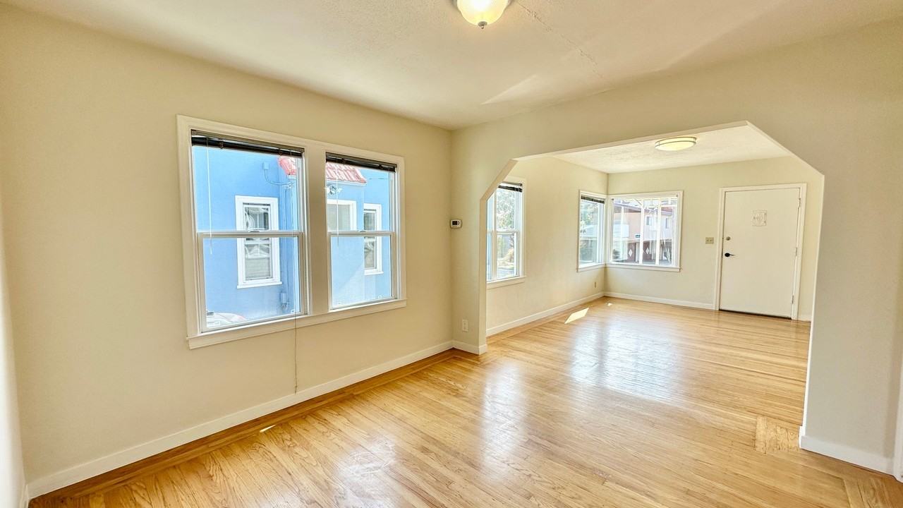 1426 Liberty St - Photo 5 of 24