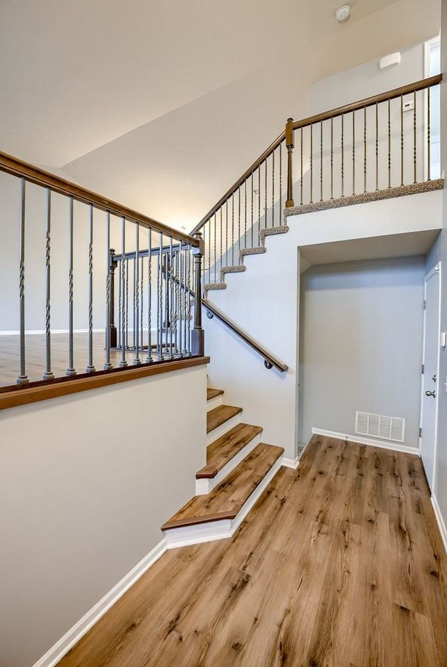 20817 Parker St - Photo 2 of 25